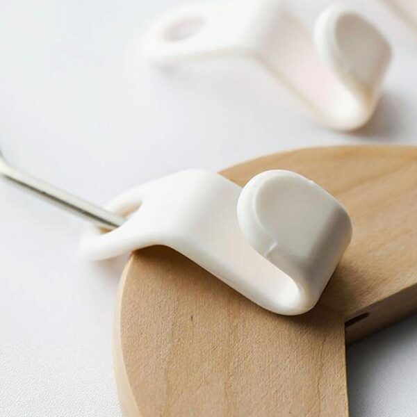 Plastic Clothes Hanger with Non-Slip Pads