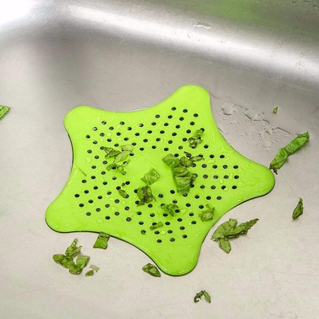 Star-shaped drain strainer for kitchen and bathroom sinks
