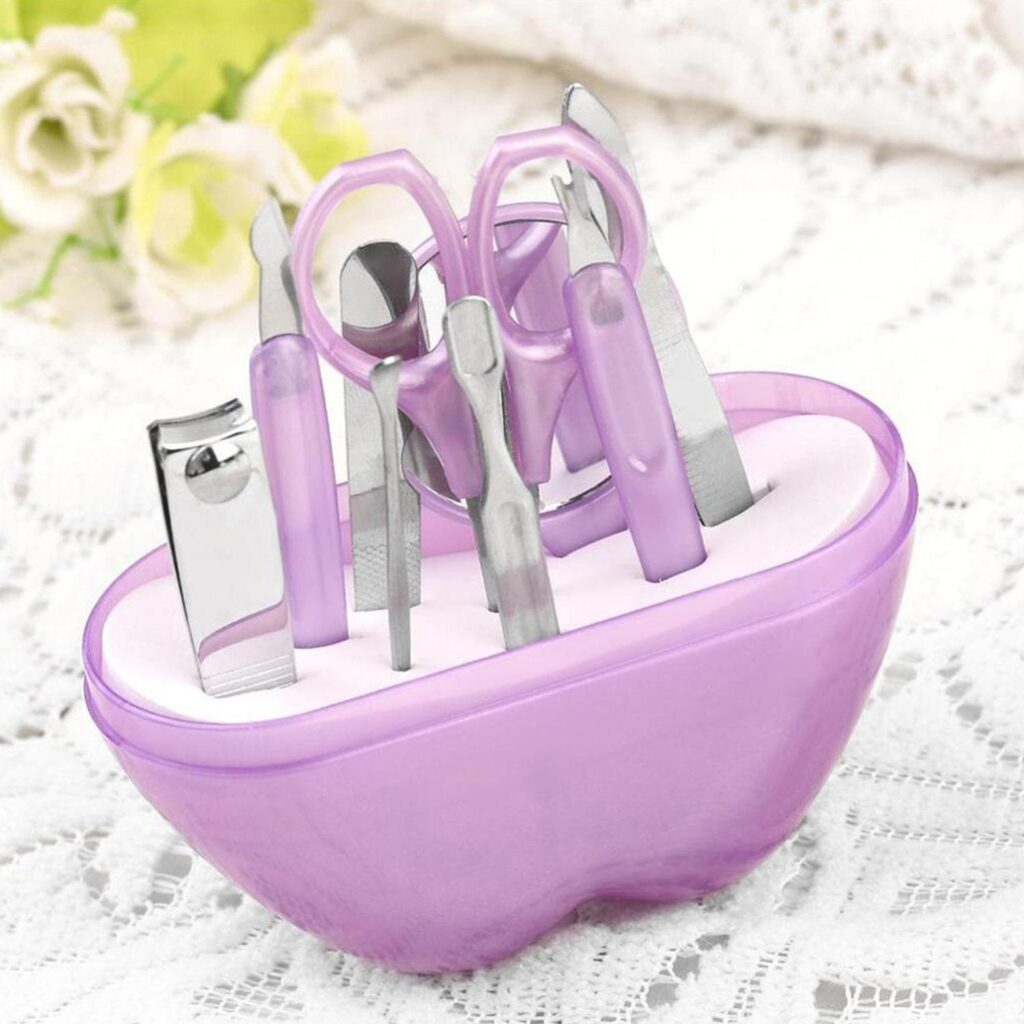 Apple shape 8 in 1 manicure set