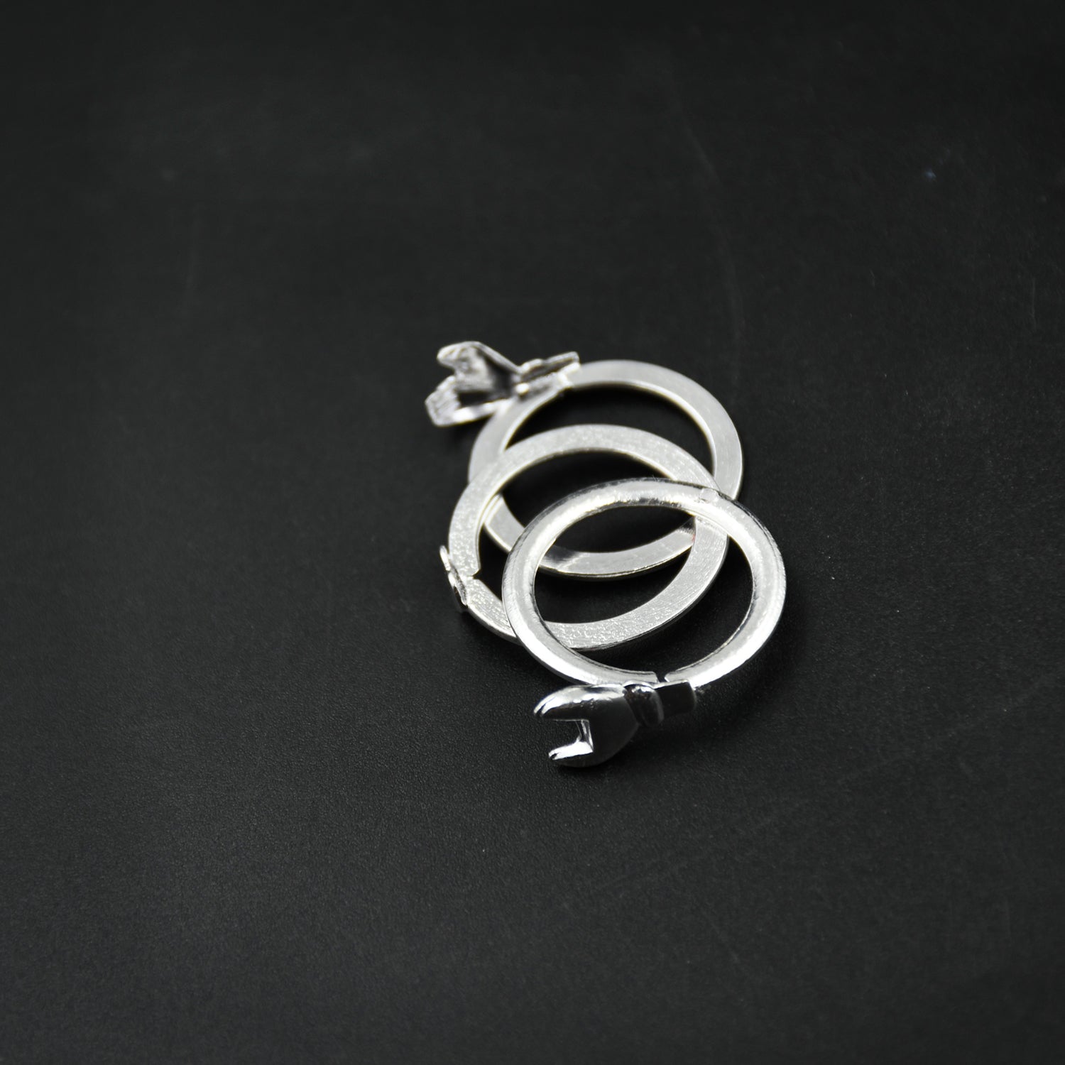 7777.jpg Three Interlocking Rings, Rings for Women and Girls Silver Ring | Valentine Ring, Rings Silver Toned Finger Ring for ...