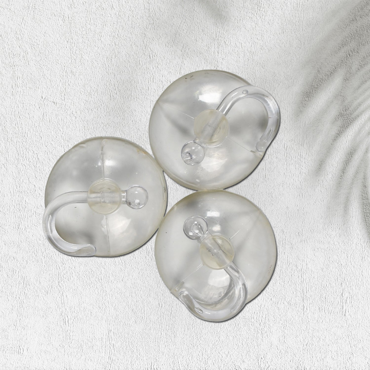 Transparent vacuum hangers for bathroom and kitchen walls