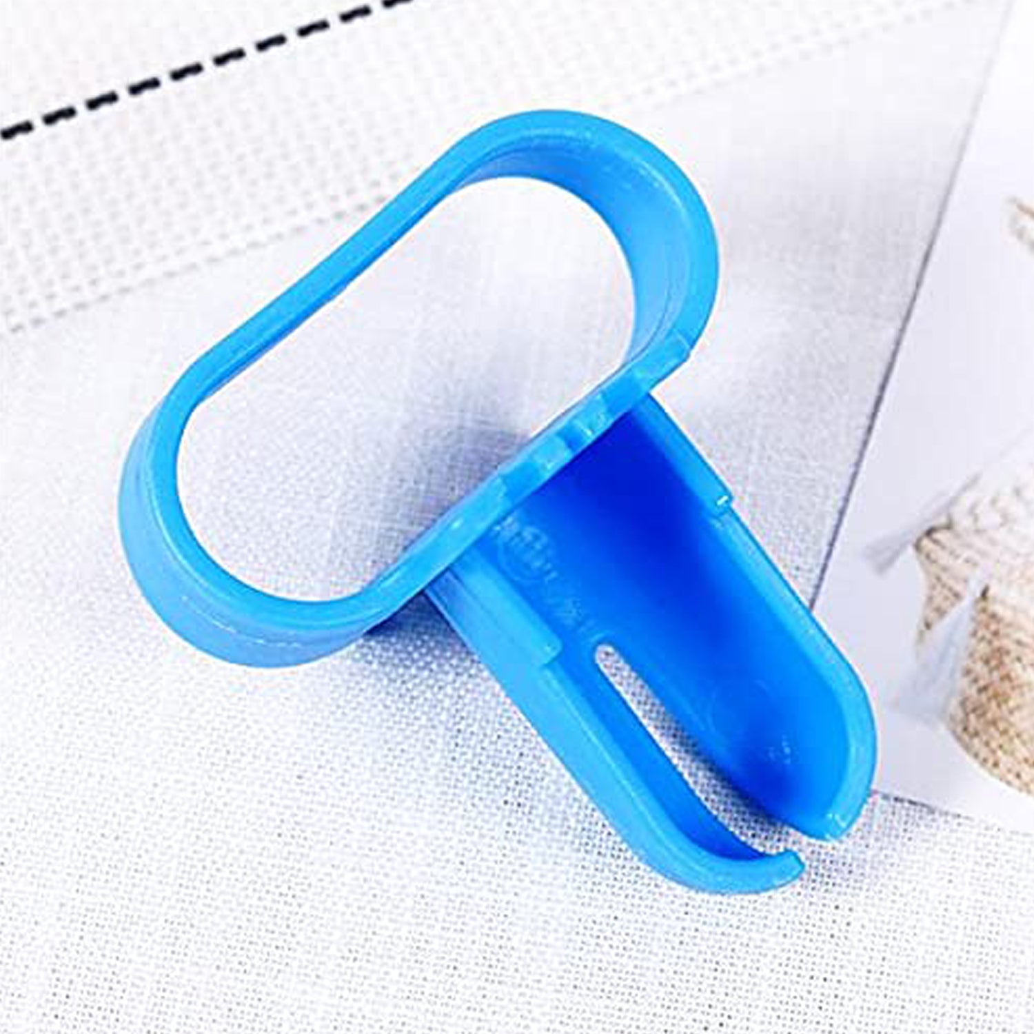06_34ed8faf-a0c0-46d7-b641-66fac646e20c.jpg Balloon Tying Tool for Parties