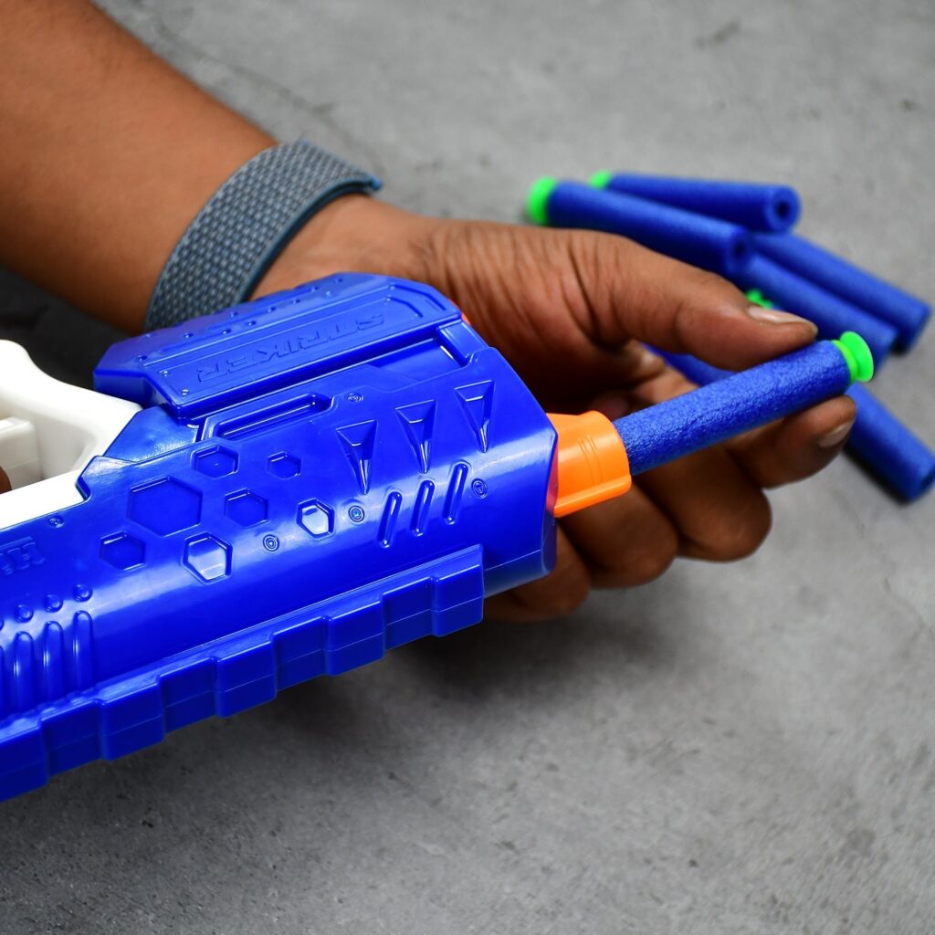 Hi-Arm gun with foam suction bullets