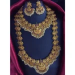 Stunning Gold Plated Jewellery Set with Earrings