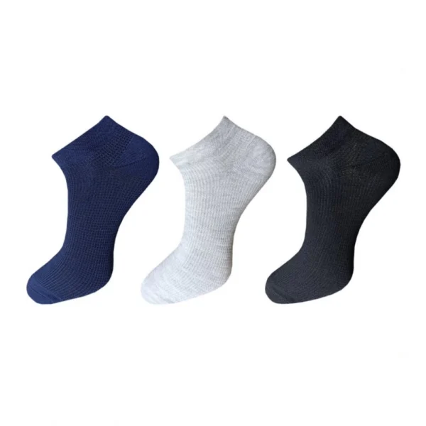Three pairs of multicolor unisex cotton solid ankle length socks