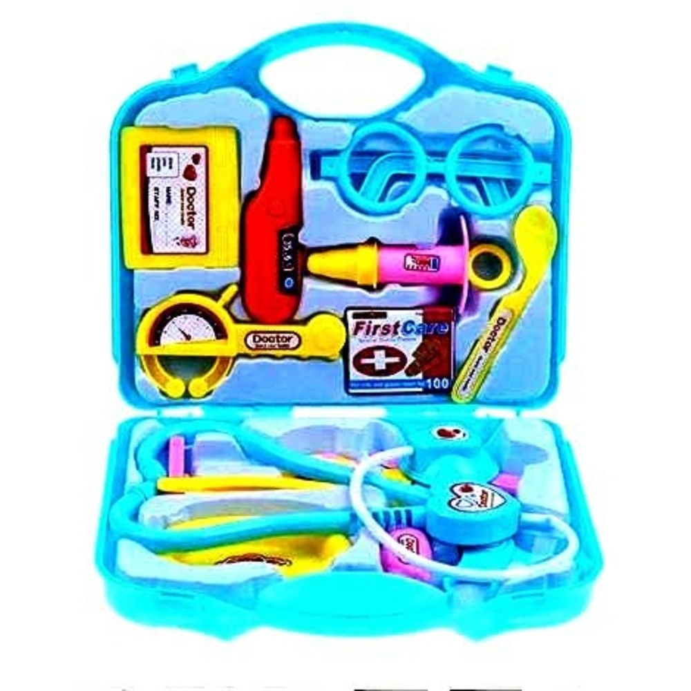 Plastic doctor set in a compact case