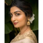 Generic Women's Silk Printed Saree With Unstitched Blouse 5.5Mtr (Off White) - Image 3