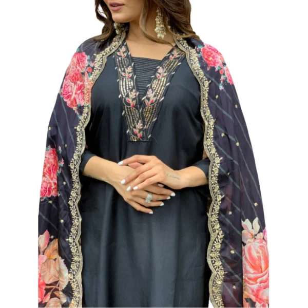 embroidered kurti set online