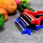 3pc Durable Blade Vegetable Peelers with Ergonomic Handles - Image 6
