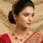 Traditional Red Lotus Design Necklace with Stud Earrings Set( 1 Set) - Image 3