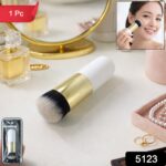 Professional Makeup Face Brush (1 Pc) - Image 2