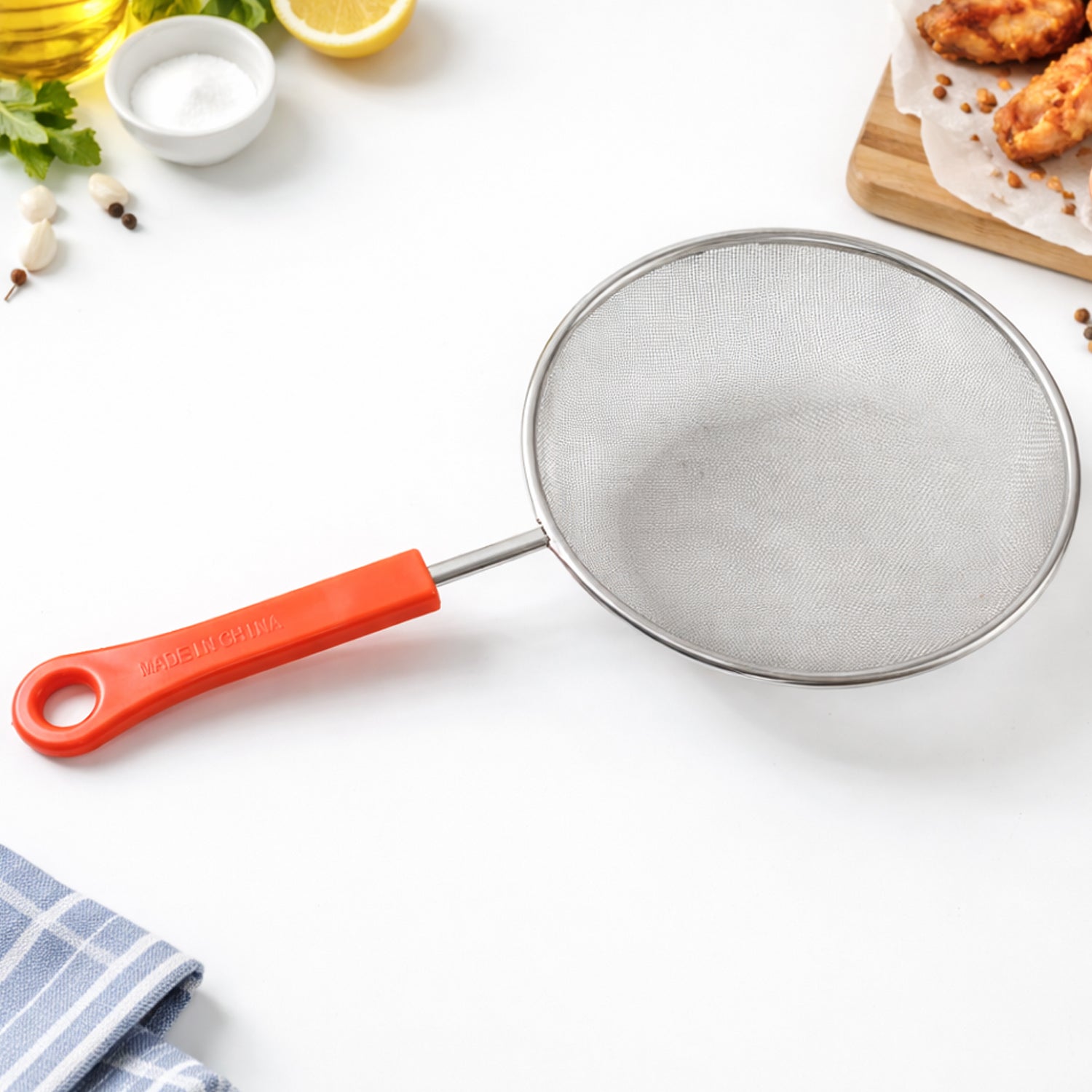 02_strainer_88b920a6-a59d-4047-985b-e61c2c85e8d4.jpg Big size fine mesh kitchen strainer with strong handle grip
