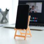 Mini Chair Shape Mobile Stand Holder (1 Pc / Peach Color) - Image 3