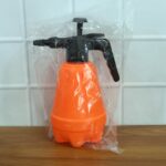1.5L Heavy-Duty Plastic Pressure Spray Bottle with Adjustable Nozzle - Image 7