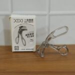 Classic Plastic Eyelash Curler (1 Pc) - Image 8