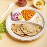 Vegnar 4 Compartment Disposable Food Serving Plate Set (10 Pc) - Image 3