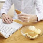 Eco-Friendly Kitchen Hand Gloves, Disposable hand gloves, Free size (100 Pc) - Image 8