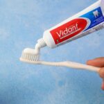 8 in 1 Compact Travel Grooming Kit (1 Set) - Image 7