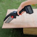 Cordless Mini Electric Chainsaw with Rechargeable Battery (1 Set) - Image 4