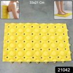 Multipurpose Anti-Slip Bathroom Massage Mat with Suction Cups (33 × 21 cm) - Image 2